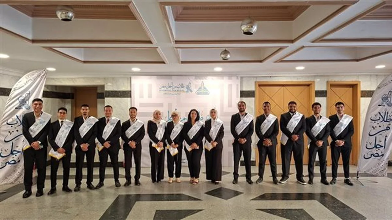 طلاب جامعة عين شمس يرفعون الوعي الوطني من خلال فعاليات أكاديمية الشرطة